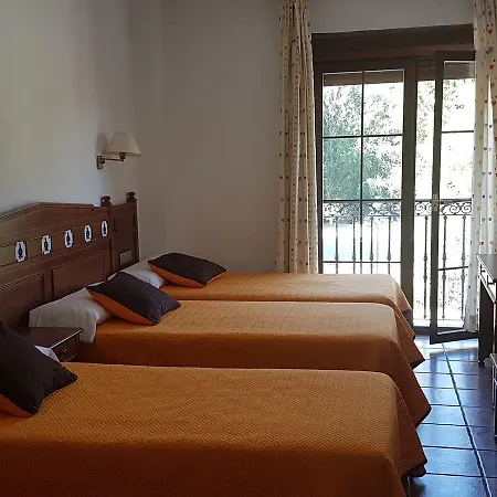 Hospederia Cahorros 3* מונאצ'יל